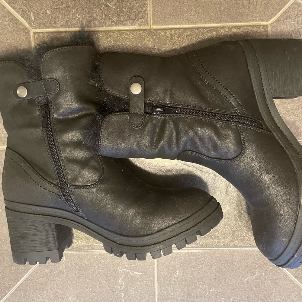 Price 👇🔥Black Platform Boots